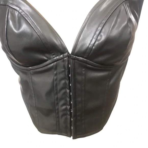 AKIRA Black AYLA Faux Leather Corset Crop Top size Medium moto biker-core goth - Picture 7 of 16